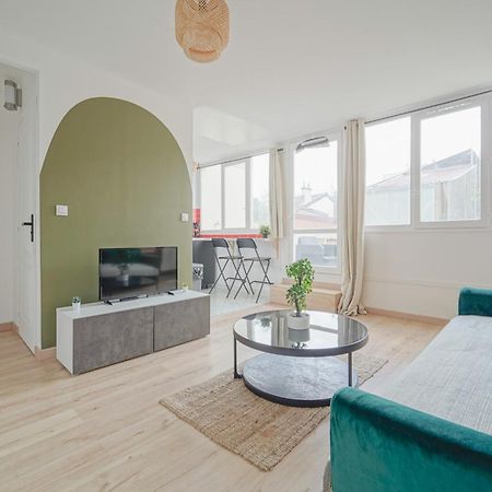 생투앙 Complete 1Br With Balcony Only 5 Min. On Foot To Metro By Doorman 아파트 외부 사진